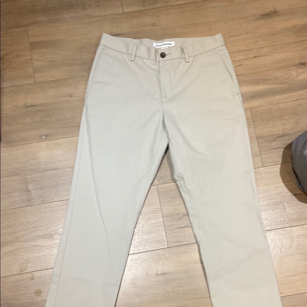 Amazon Essentials Men's Light Khaki Chinos